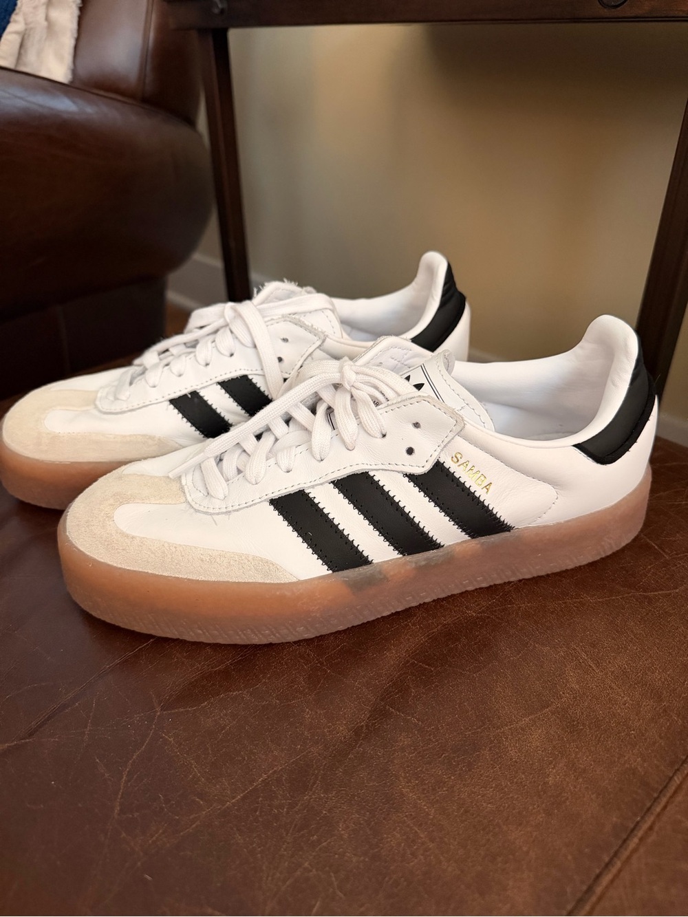 Adidas Women’s Sambae Sneakers in White & Black with Gum Sole. Sz 8.5. EUC. - Picture 4 of 11